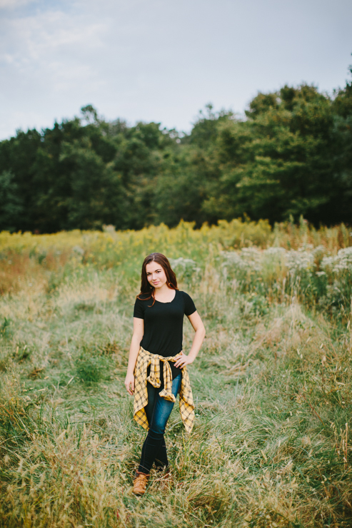 Senior Girl Photography Poses by Meredith Washburn Peoria, Illinois