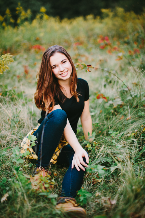 Senior Girl Photography Poses by Meredith Washburn Peoria, Illinois