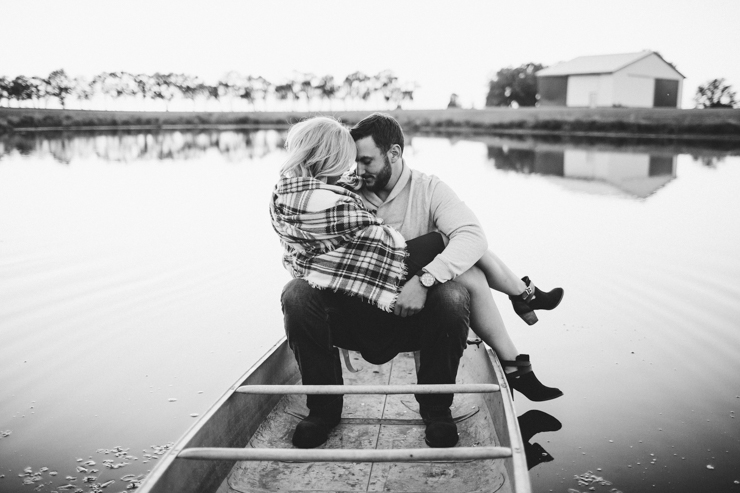 Nolan and Alyssa's Rustic Countryside engagement session in a canoe