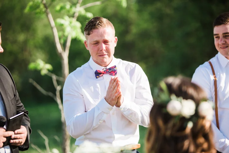 Best groom's reaction ever to seeing his bride walk down the aisle for the first time