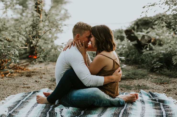 Intimate couple photography of a married couple outdoor on the beach 