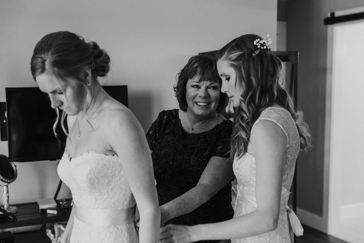 Bride Getting ready at Pear Tree Estate in Champaign, Illinois