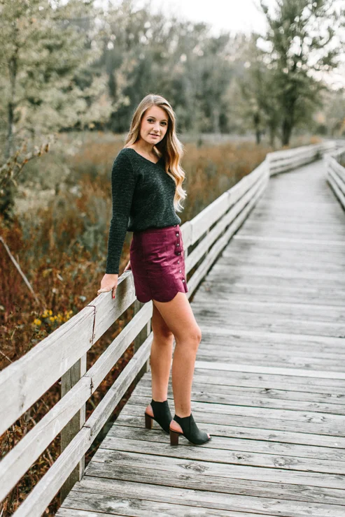Outdoor senior girl photography portraits Peoria Illinois by Meredith Washburn Photography