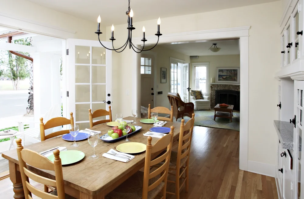 301-diningroom.jpg