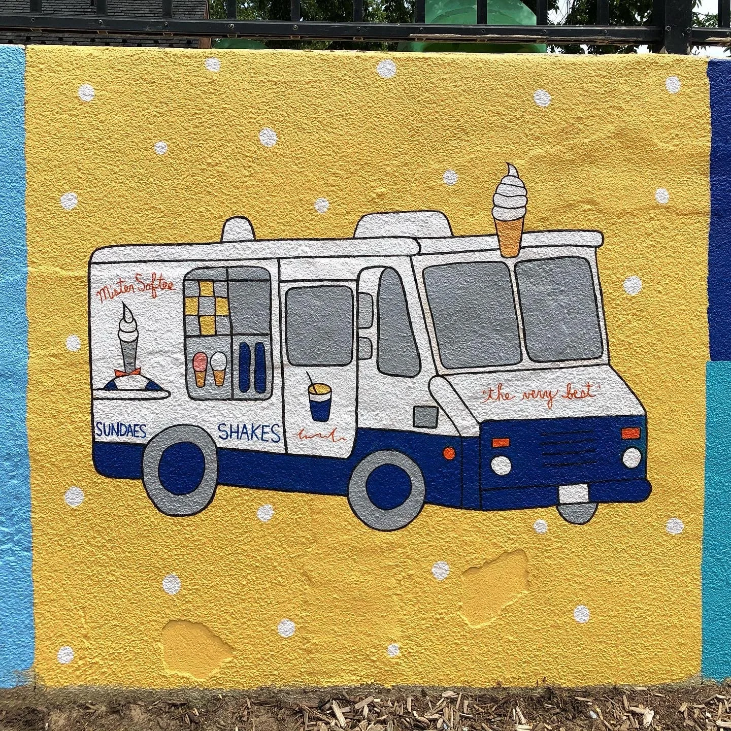 Sunnyside Gardens Park mural detail