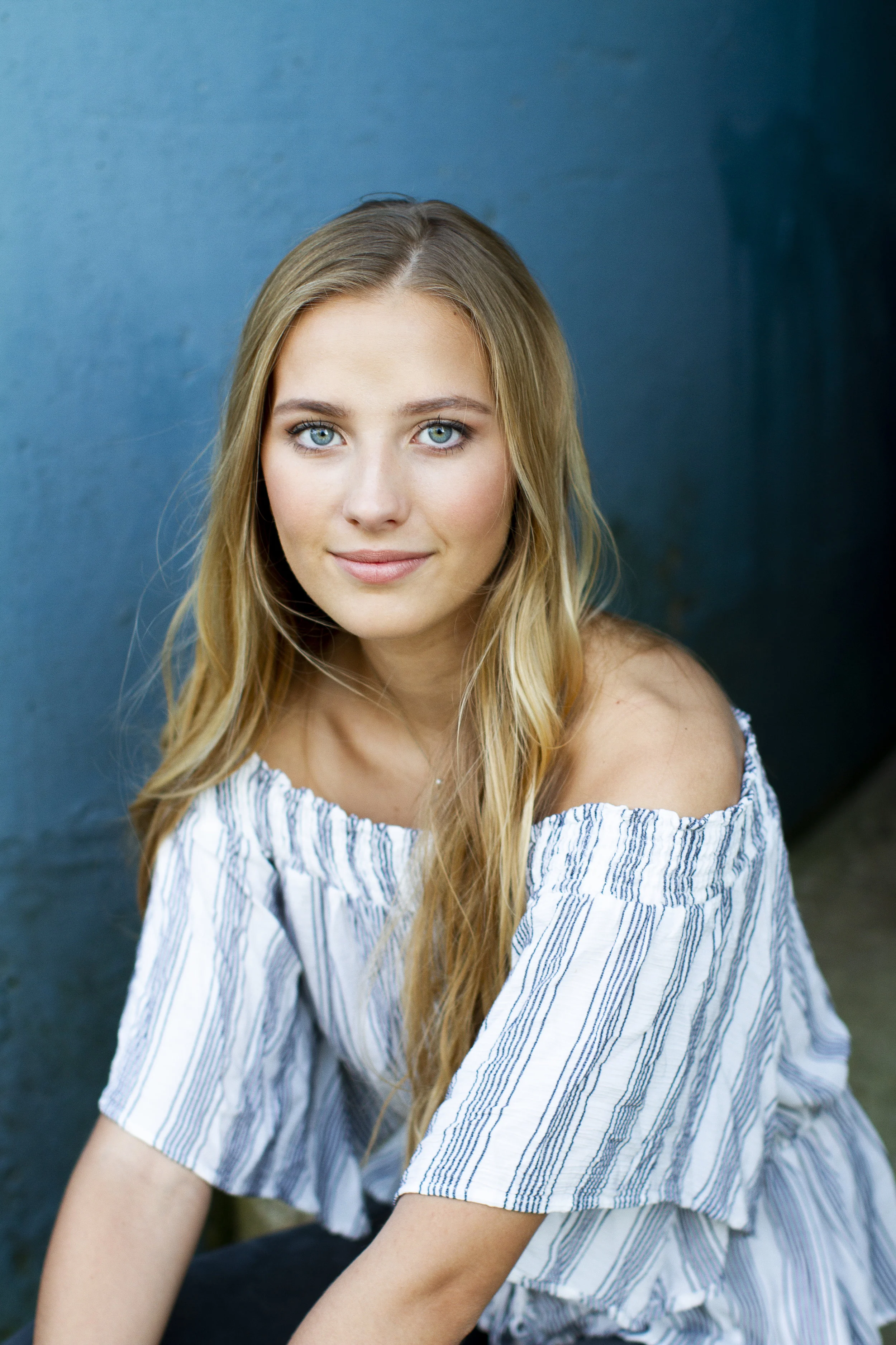 Oswego Senior Pictures by Blue Lime Photography