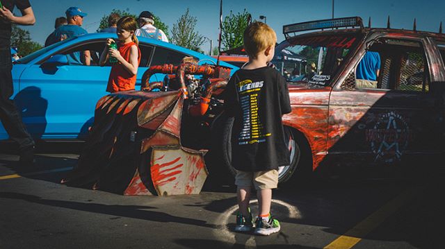 Our 2nd stop on the #hotwheelslegends Tour was epic! Such an amazing turnout of awesome cars, mainly Hot Rods! Next stop NYC🤙🏽 @hotwheelsofficial @weldwheels @momomotorsport