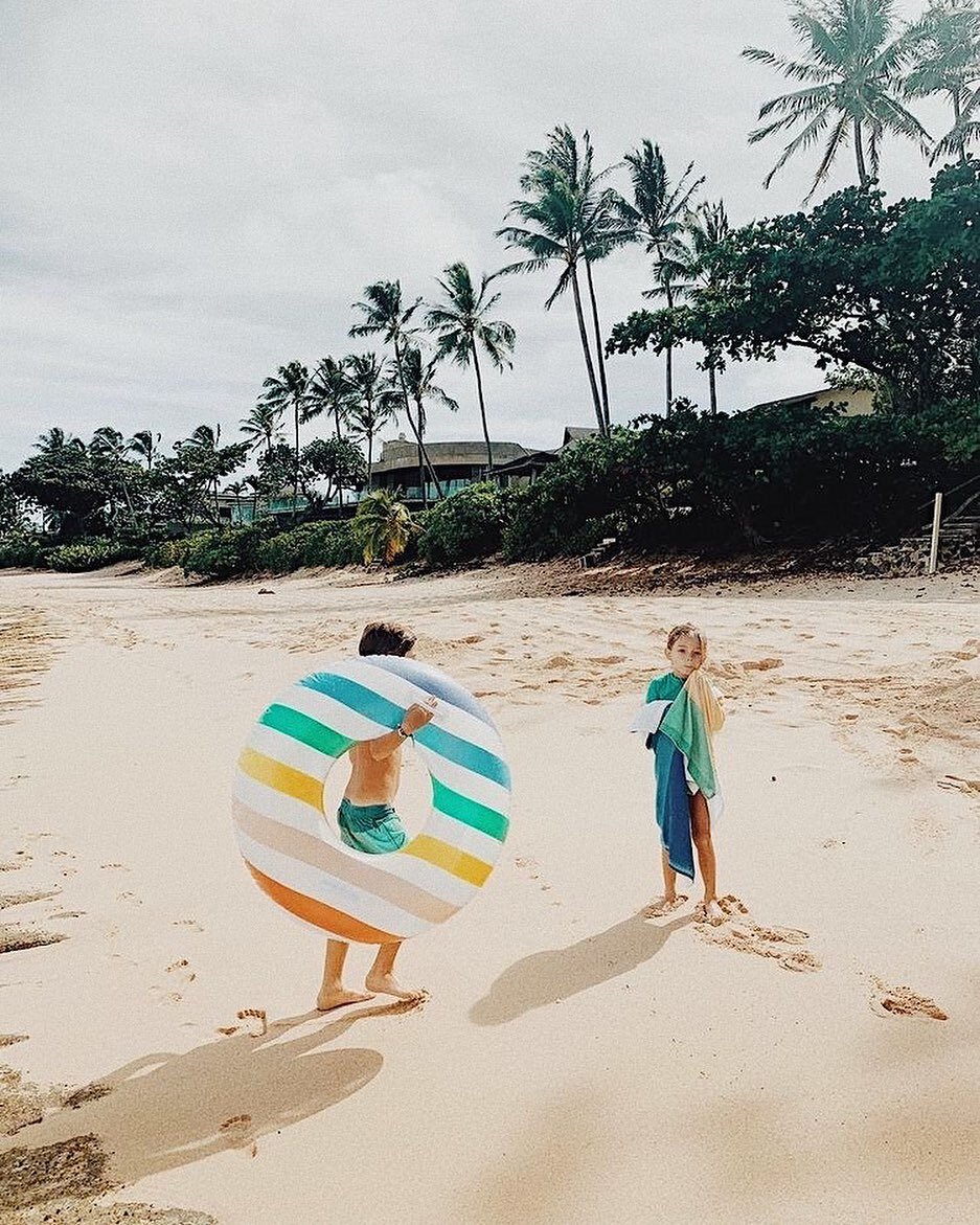 Grab your floaties, big swell on its way!
.
remember to grab a FO collab towel before they&rsquo;re gone... and be safe out there! 🌊🍩💥
.
.
📷: mahalos @westandlili
.
#enjoy #beachpark #slowdown #livesimply #letthekids #letsgobeach #northshore #oah