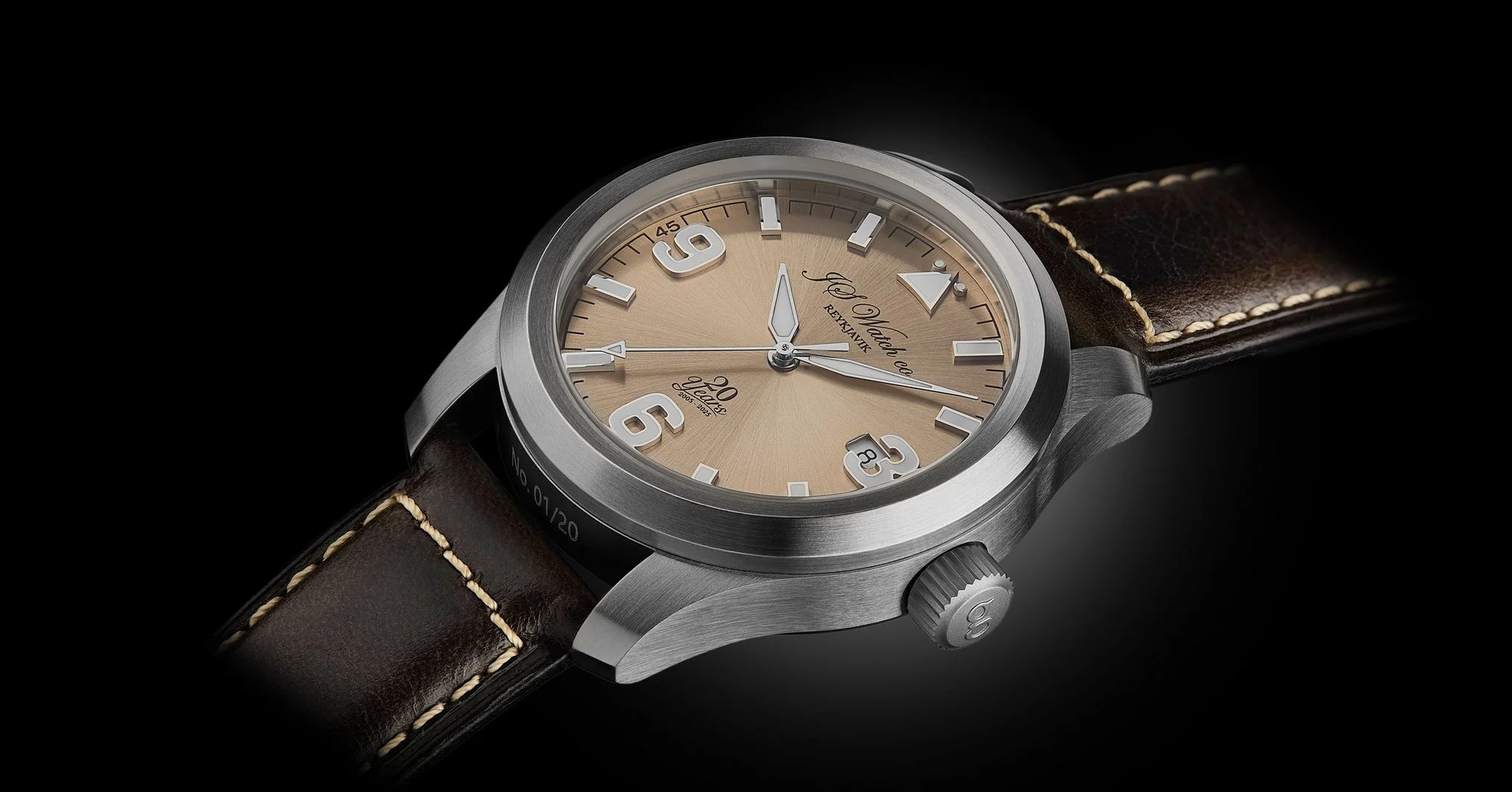 Introducing the Sixth Watch in Our 20 Year Limited Edition Series
As we continue celebrating 20 years of craftsmanship, we are proud to unveil the sixth timepiece in our exclusive 20 Year Limited Edition Series. Meet the Sif 1948 Champagne Sunburst.
