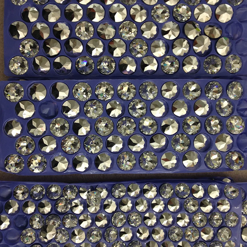 'Raw materials' used to bedazzle the egg on the right.