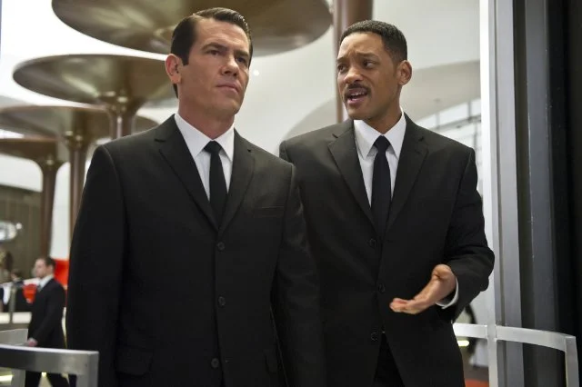 MOVIE REVIEW: Men in Black 3