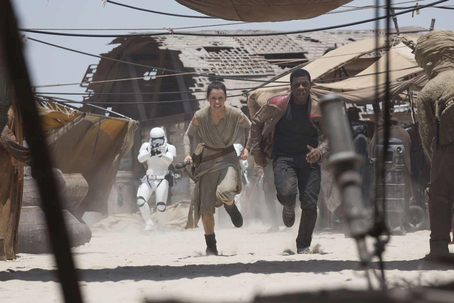MOVIE REVIEW: Star Wars: The Force Awakens