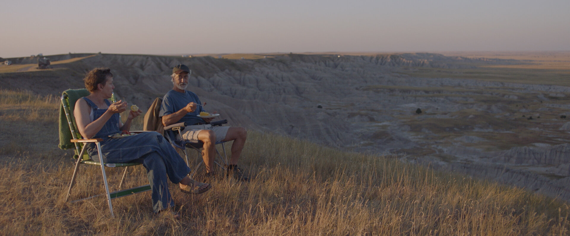  Frances McDormand and David Strathairn in the film NOMADLAND. Photo Courtesy of Searchlight Pictures. © 2020 20th Century Studios All Rights Reserved 