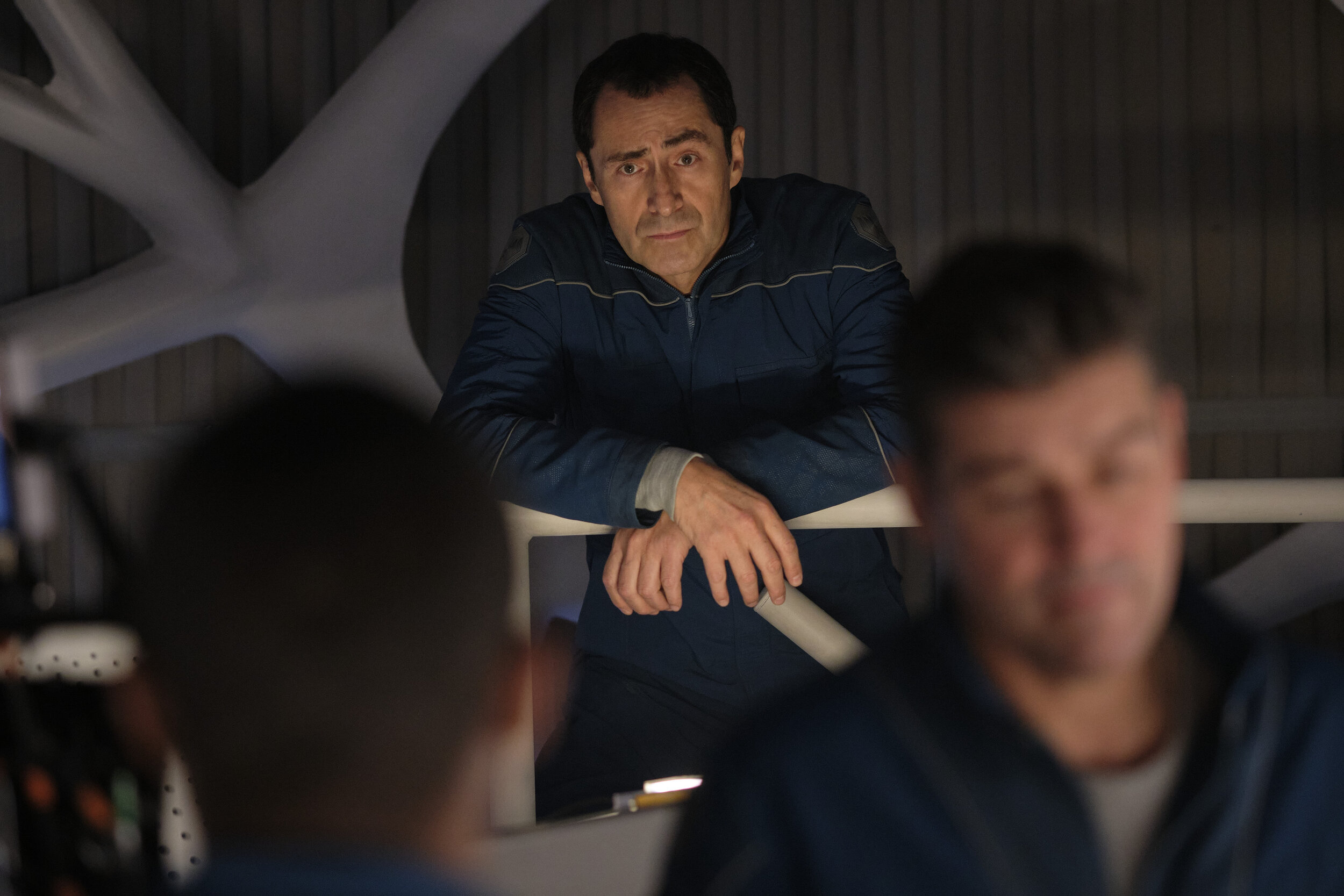  THE MIDNIGHT SKY (2020)Demian Bichir as Sanchez and Kyle Chandler as Mitchell. Cr. Philippe Antonello/NETFLIX 