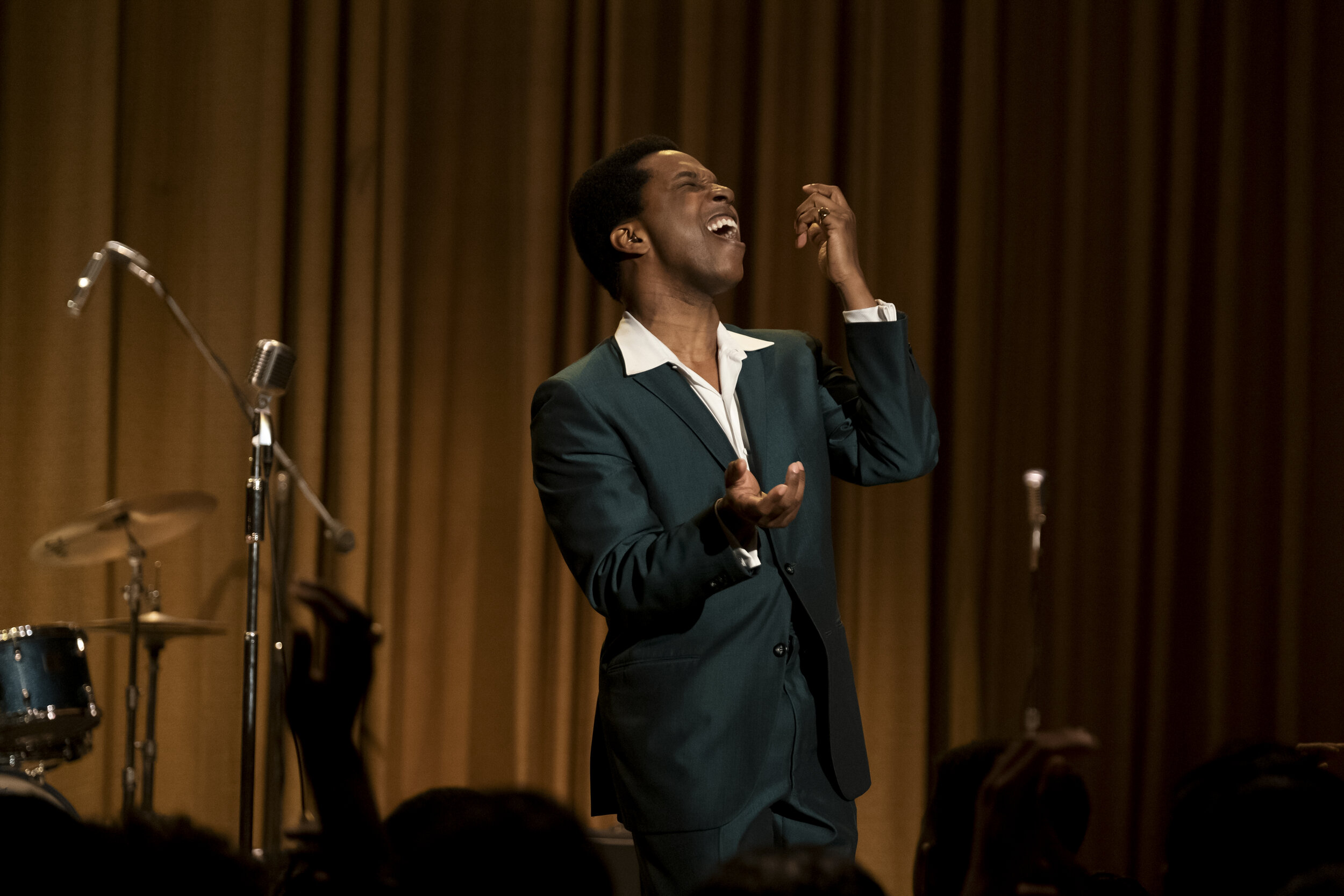  LESLIE ODOM JR. stars in ONE NIGHT IN MIAMIPhoto: Patti PerretCourtesy of Amazon Studios 