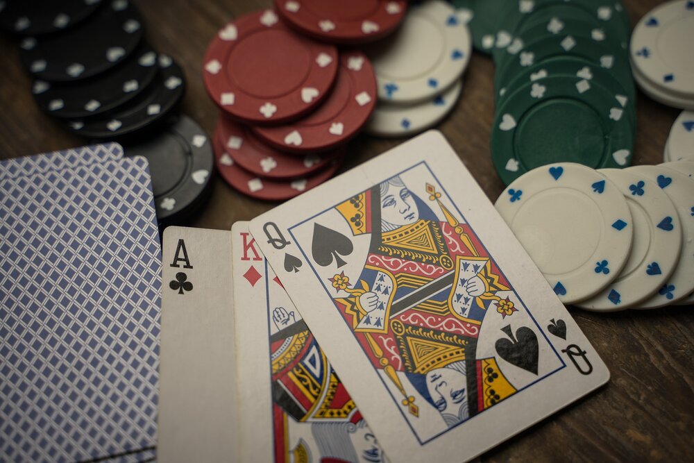 Source: https://pixabay.com/photos/gambling-sweepstakes-poker-luck-4178463/