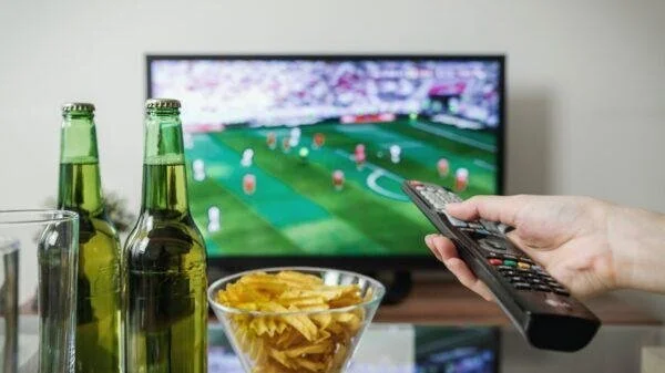 EDITORIAL: How Watching TV and Movies Has Evolved In Past Couple Decades
