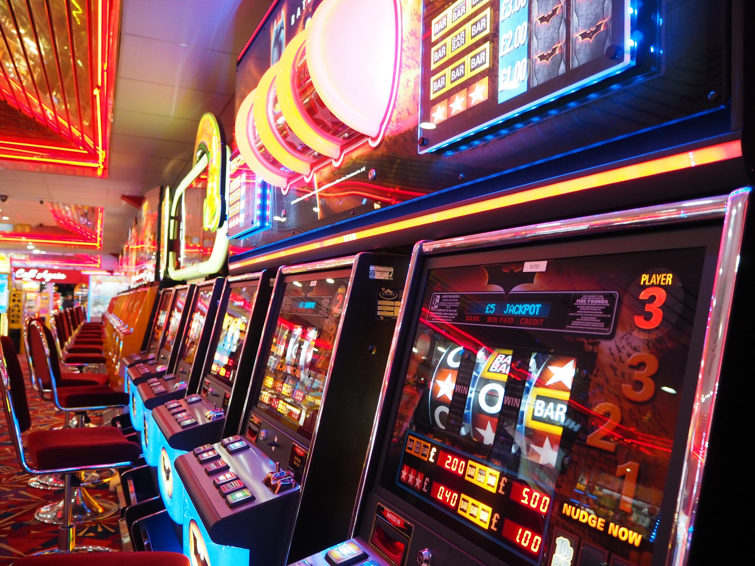 Slot Machines: Legal or Not in Canada? — Every Movie Has a Lesson