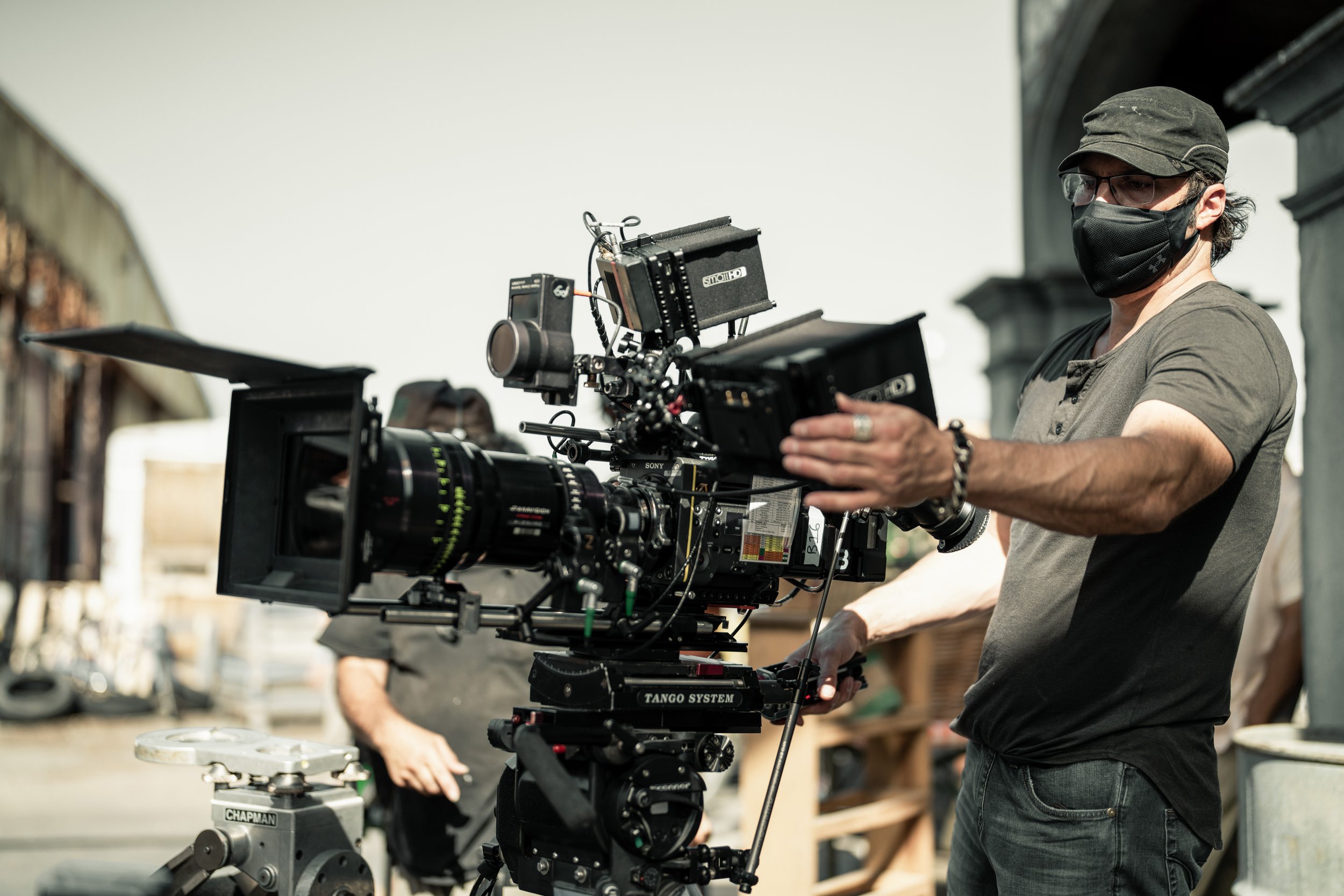 Director Robert Rodriguez on the set of HYPNOTIC (0184) ©️2023 Hypnotic Film Holdings LLC.jpg