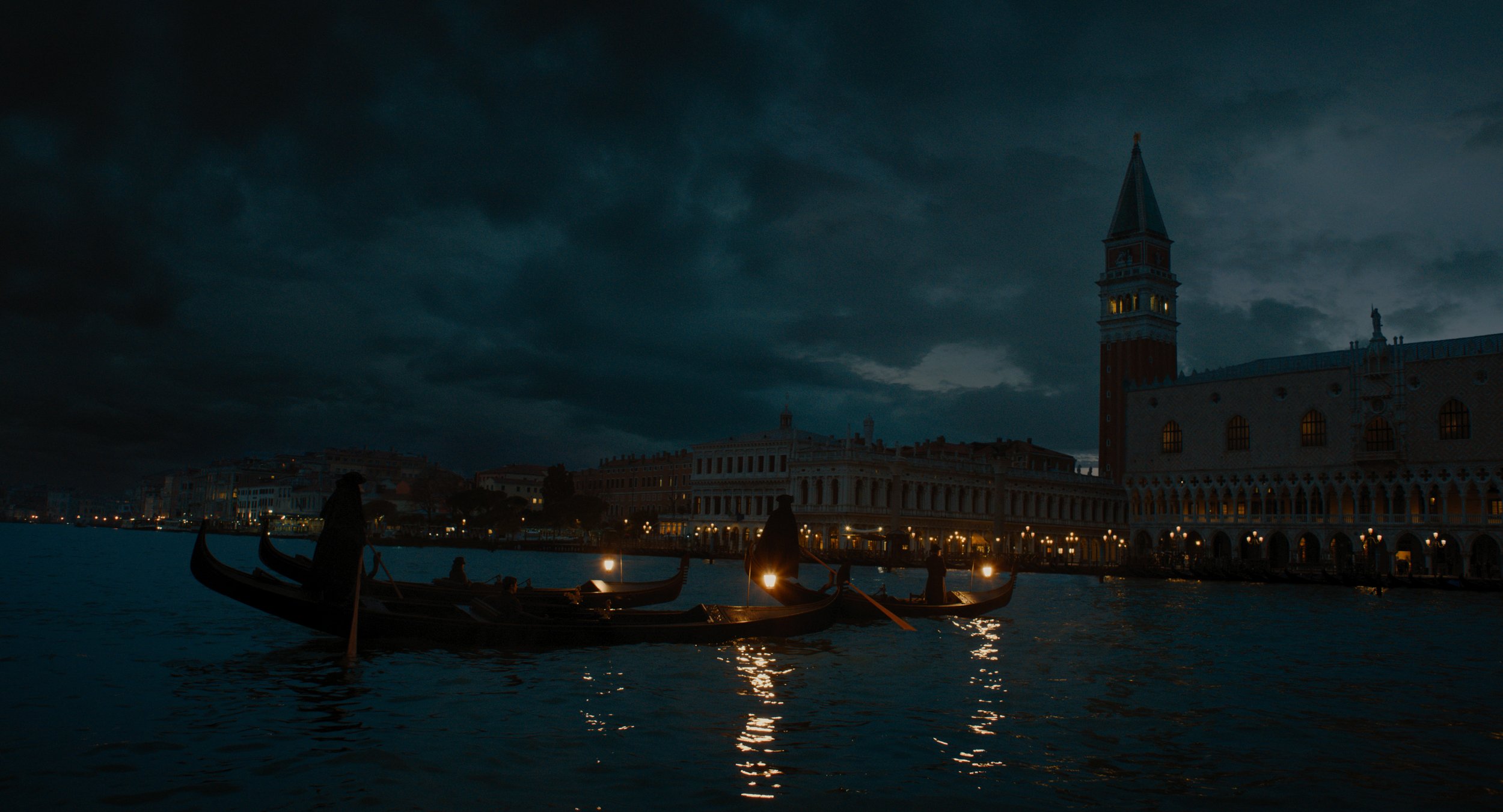 haunting_in_venice_dtrl1_rec709_mkt_stills_230421_006.086858.jpg