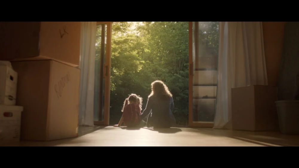 NORA_FilmStills4Mother Daughter moment.jpg