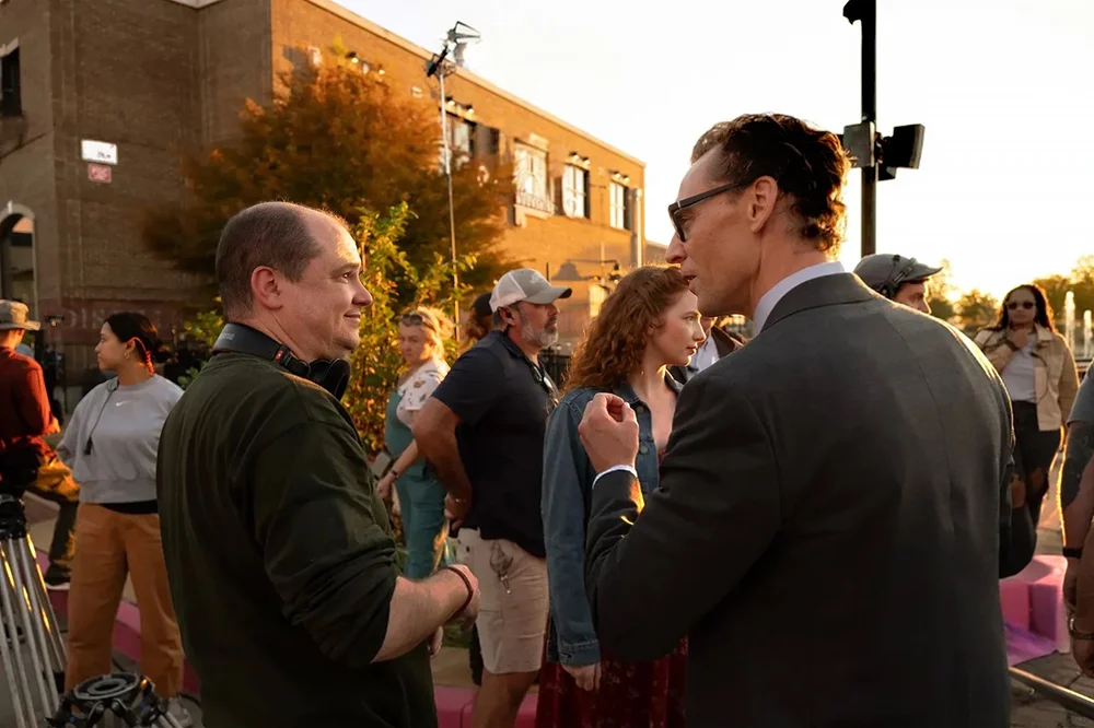 BTS1_THE LIFE OF CHUCK_Mike Flanagan_Tom Hiddleston_Courtesy of NEON.jpg