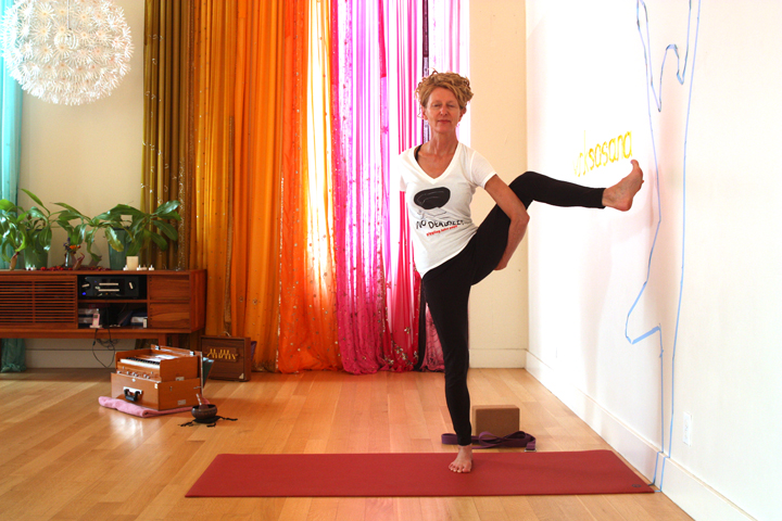 Press off with your toes and activate the foot.
