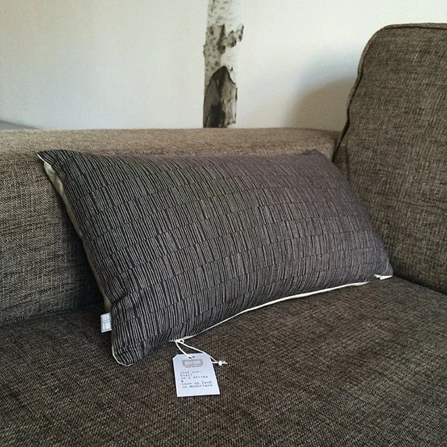 sofa bruinLR.jpg