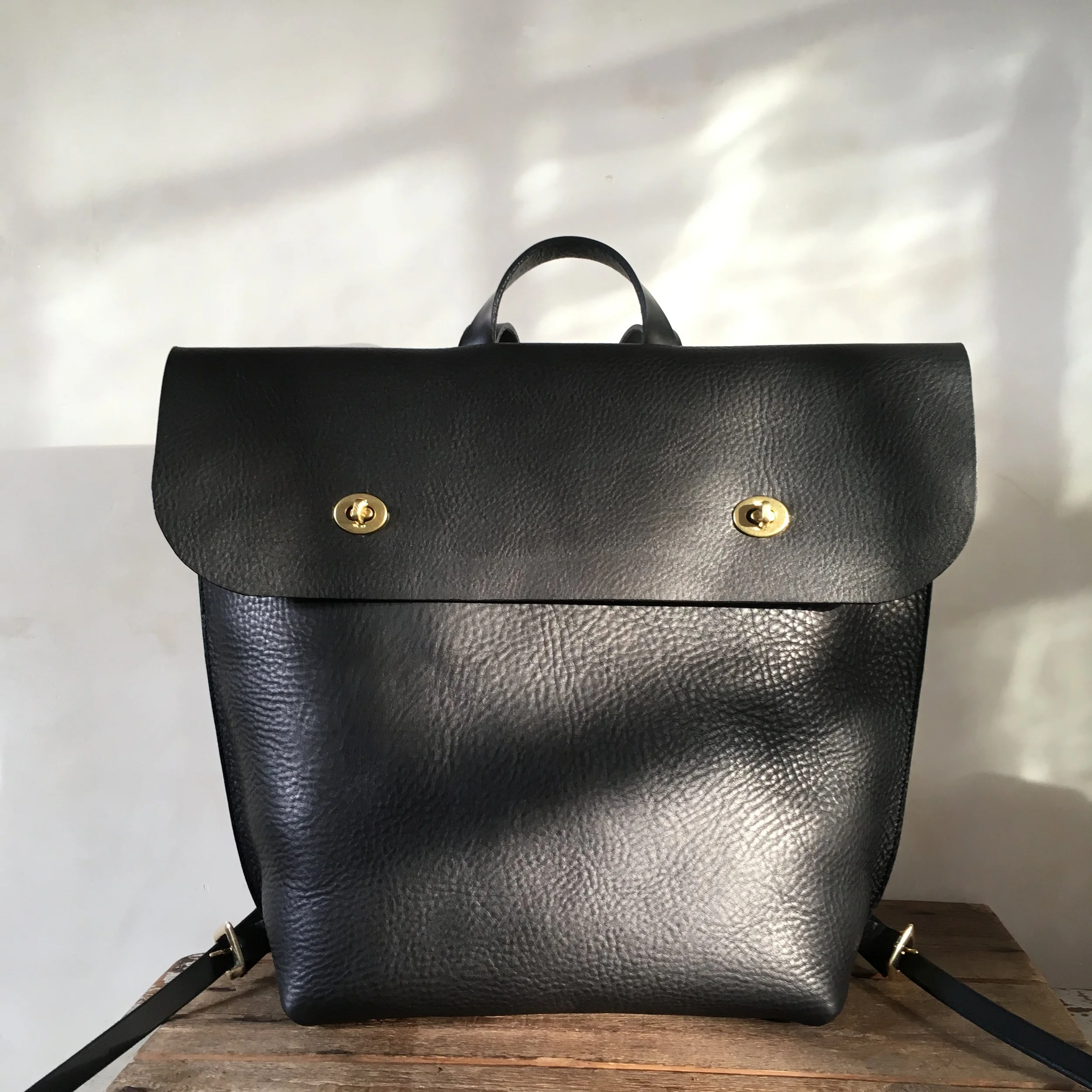 backpack large turn lock 4.JPG