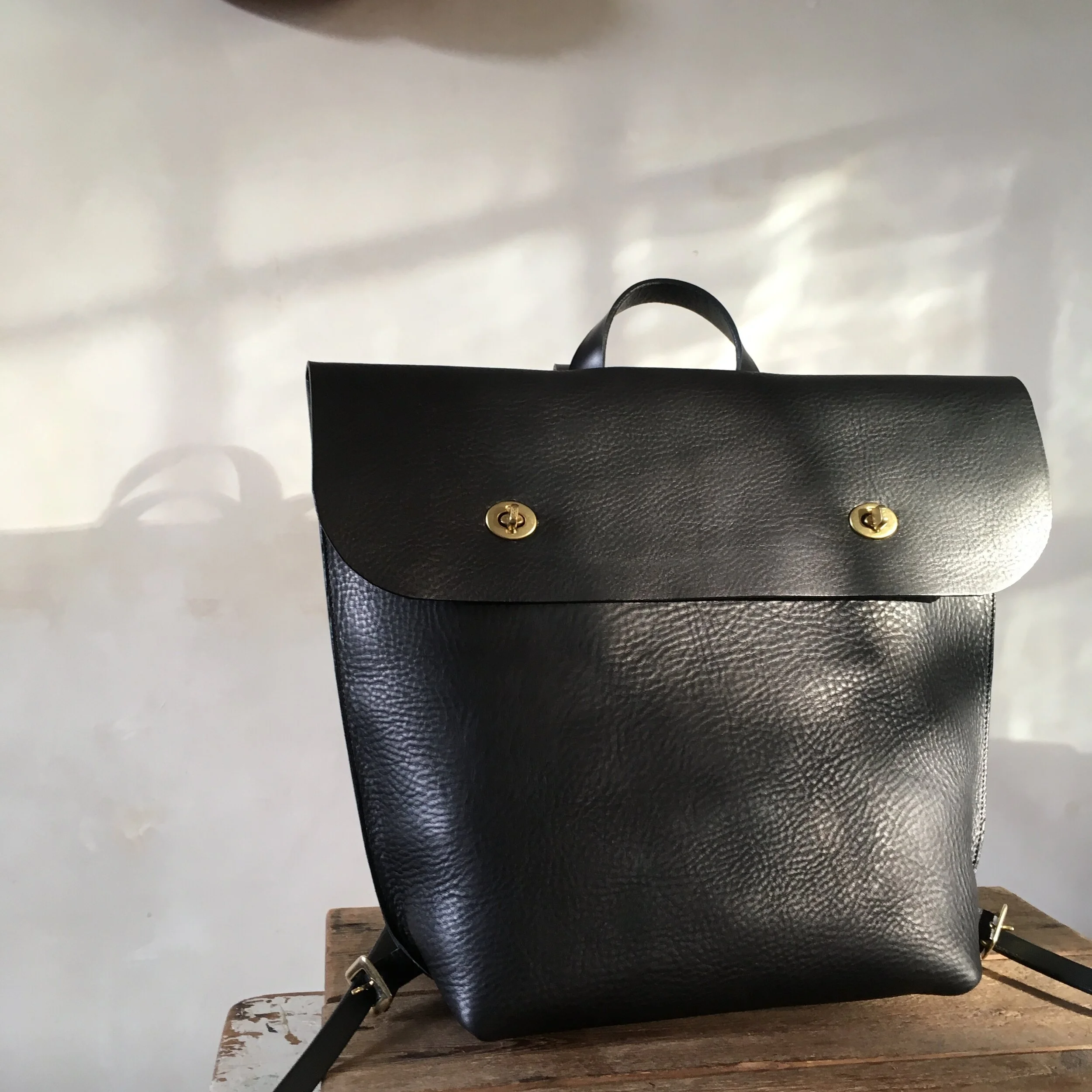 backpack large turn lock 3.JPG