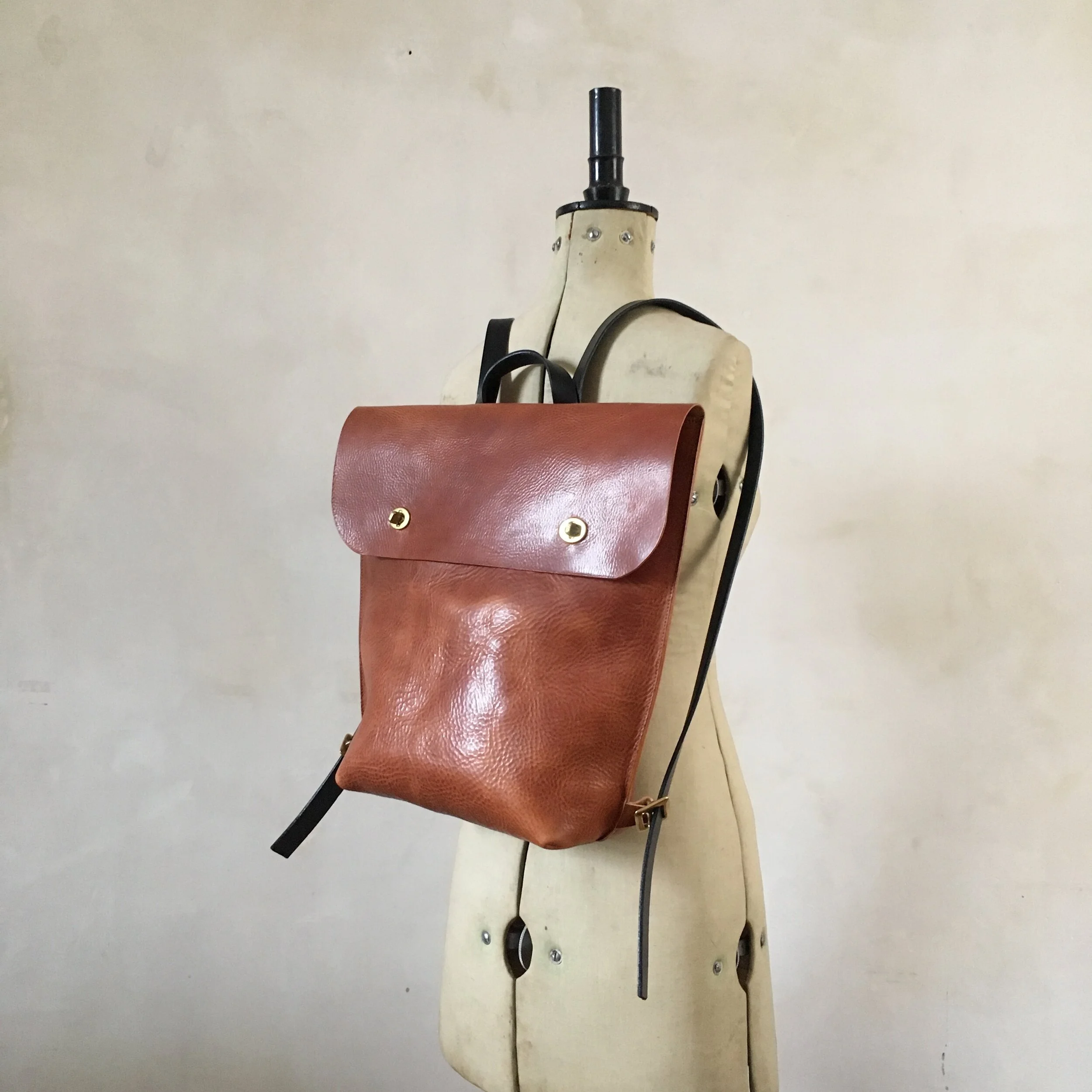 vintage tan backpack1.JPG