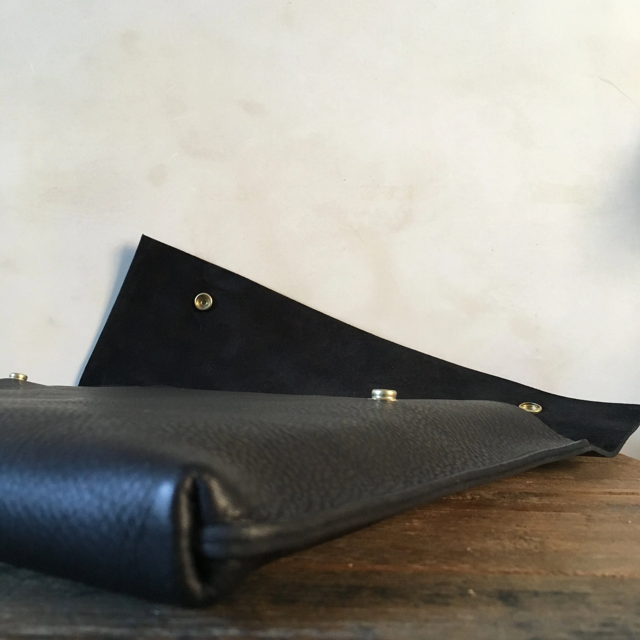 ARTIST FOLDER 01.JPG