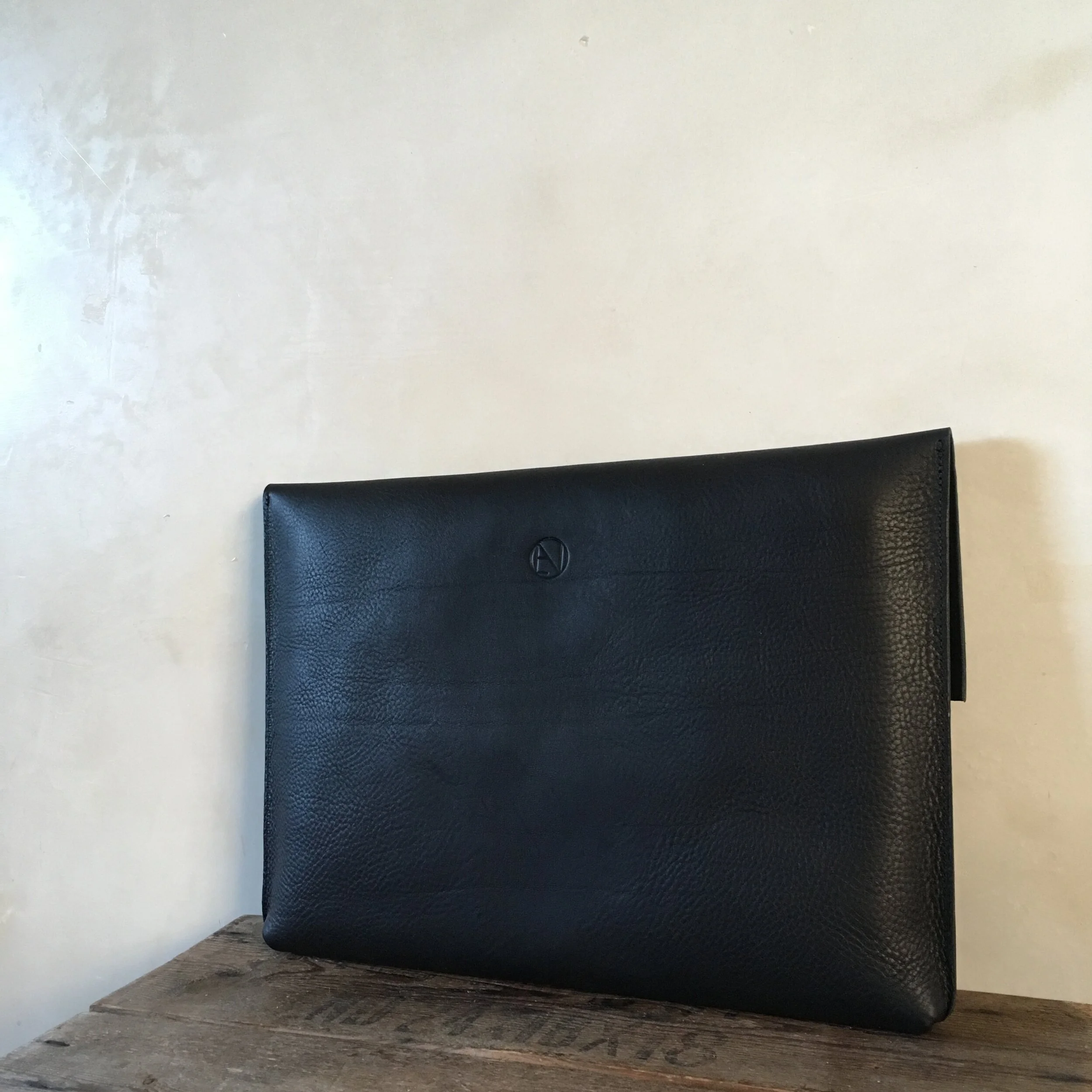 ARTIST FOLDER 00.JPG