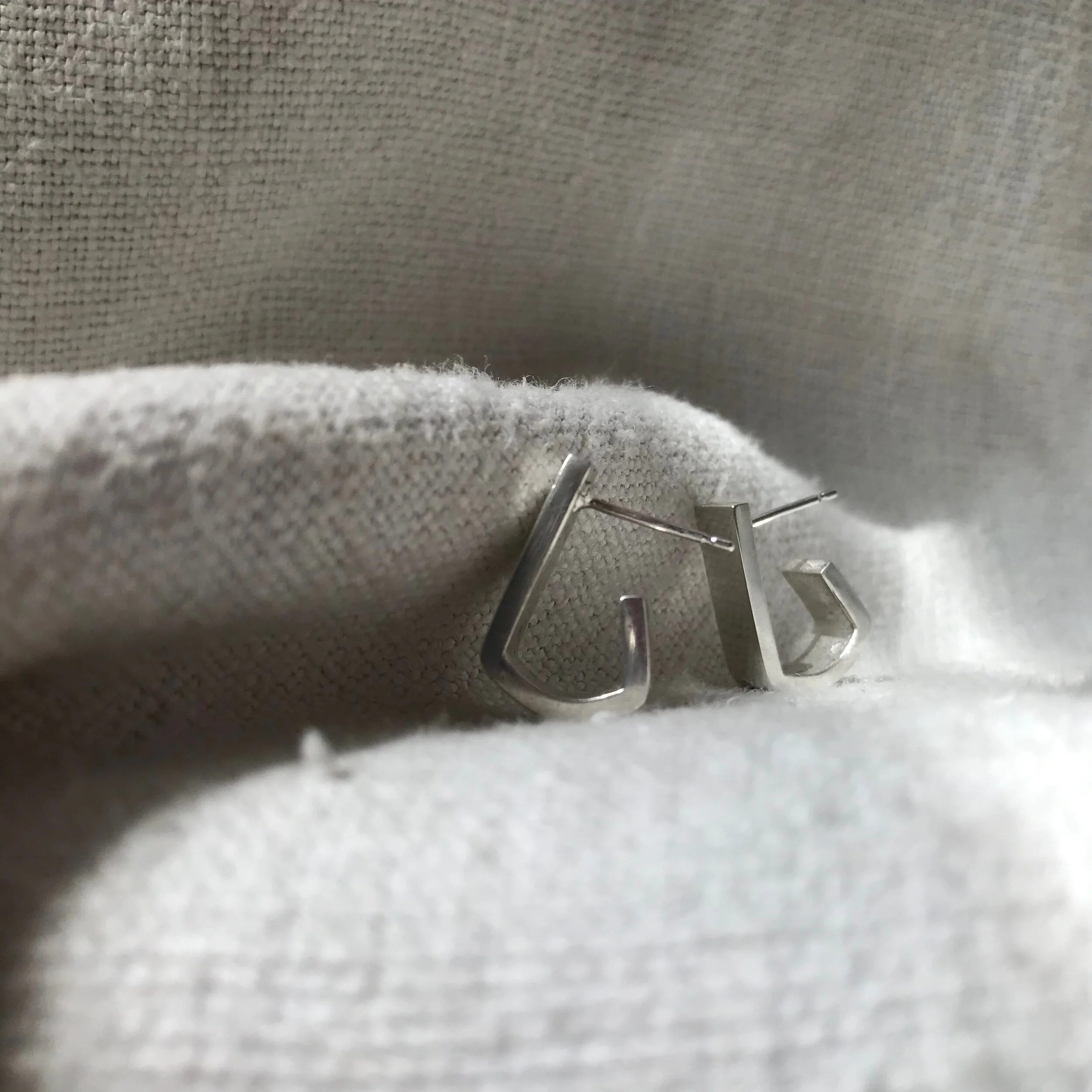 DD858B6F-22DF-4FE3-9DE6-FB5061DCCF30