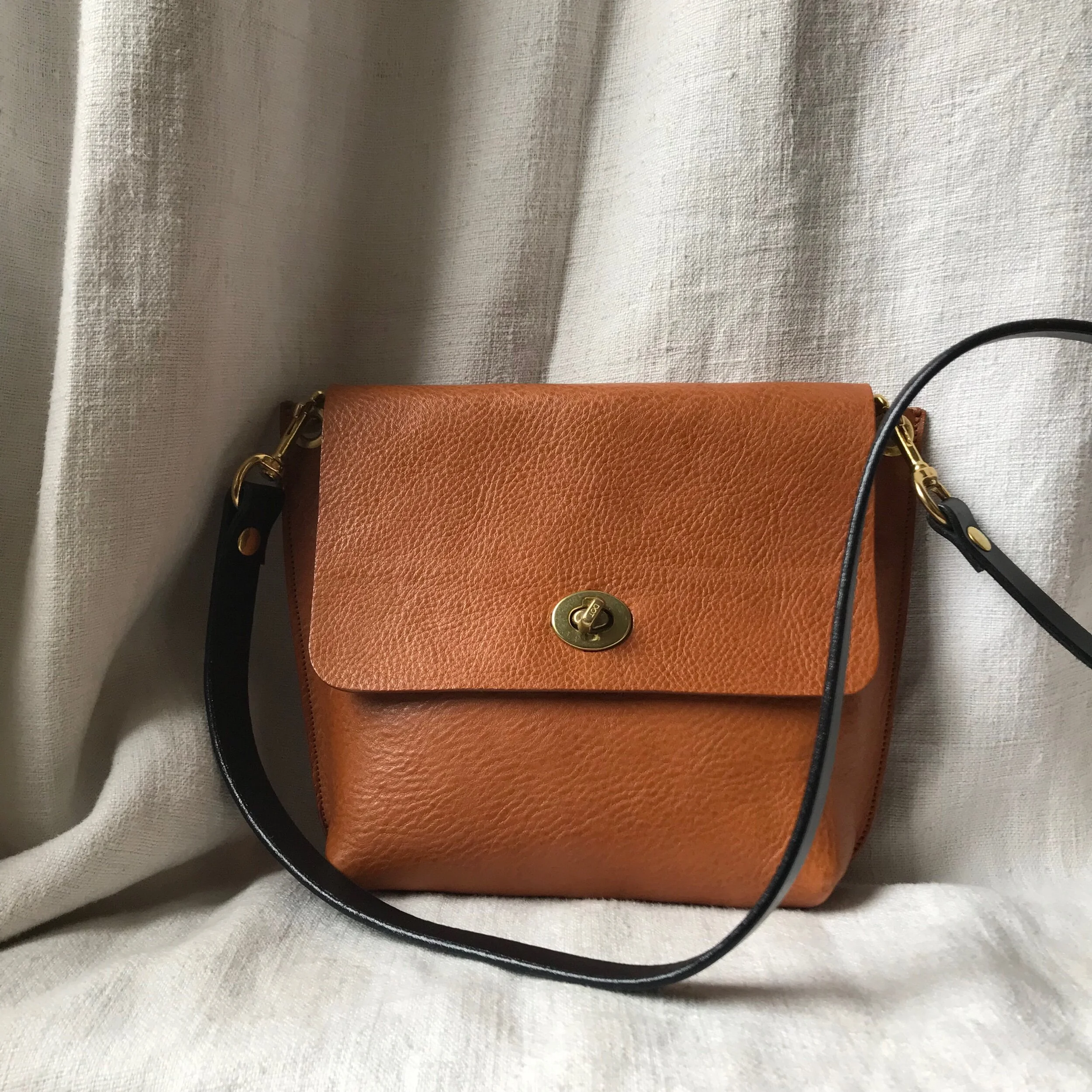 C18AE942-4B59-411E-9C93-9152F433D16A