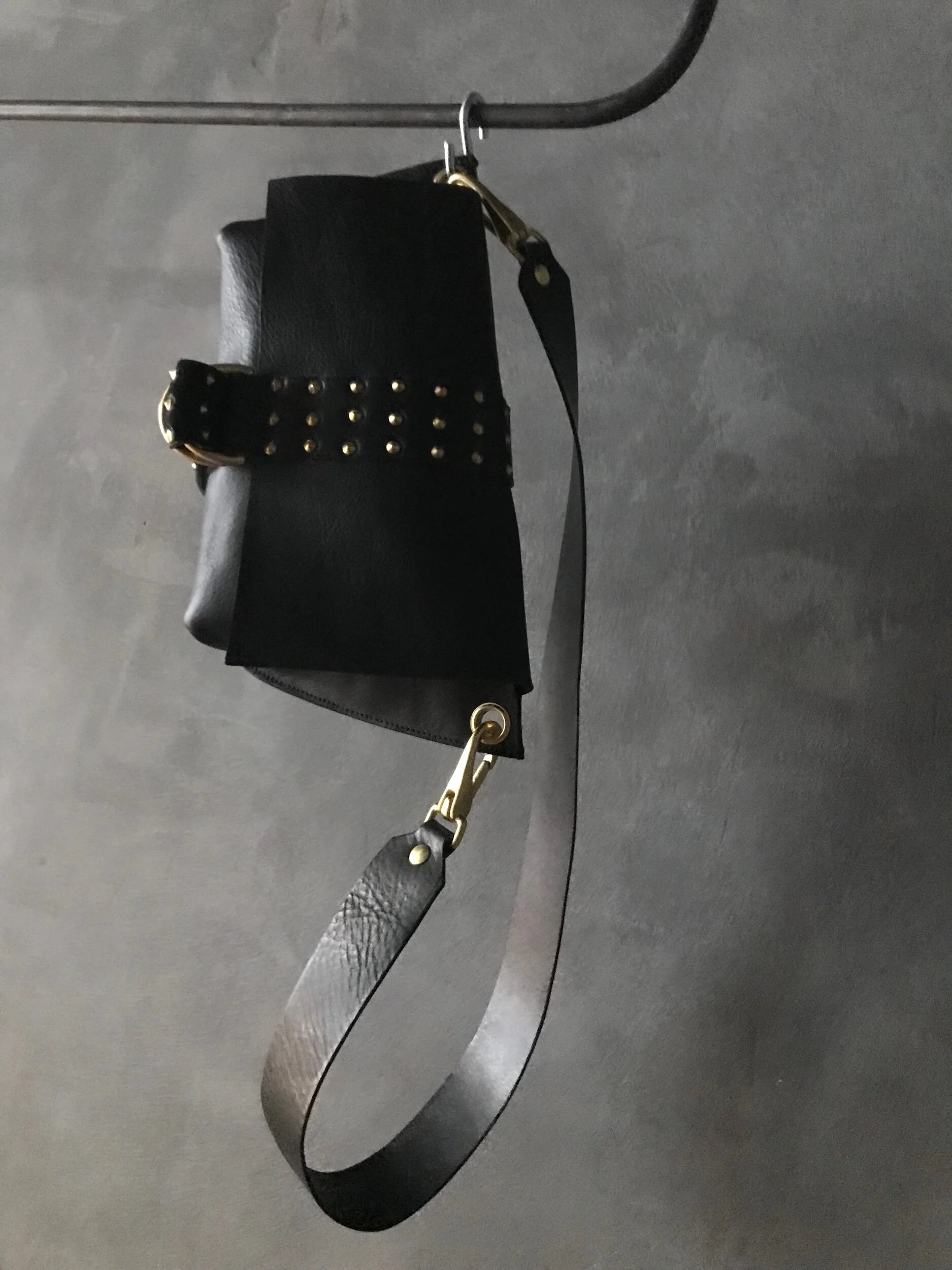 C99FB6EE-6890-40F4-B8F7-6B808591046C