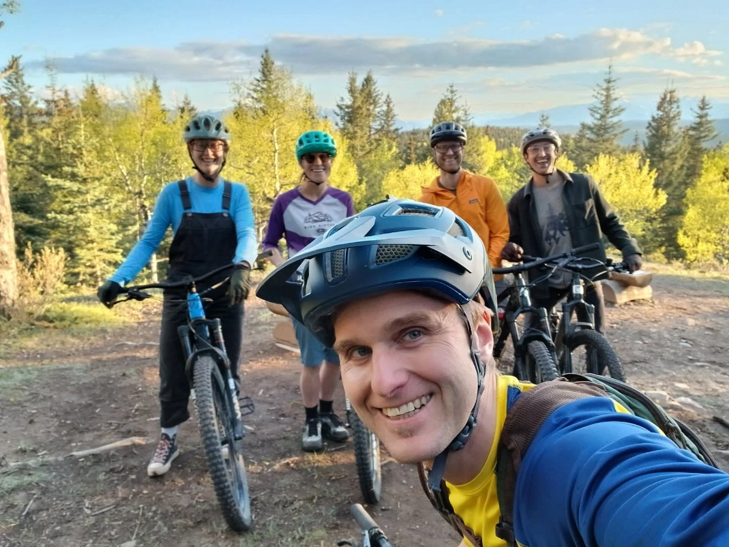 Do you like riding bikes? Are you free on Wednesday evenings? Group rides are back! 

This week Matic will be leading our group ride from the Hinton Bike Park @ 7pm. Beginners are always welcome 🤟 

#HMBA #hintonbikepark #mountainbiking #explorehint