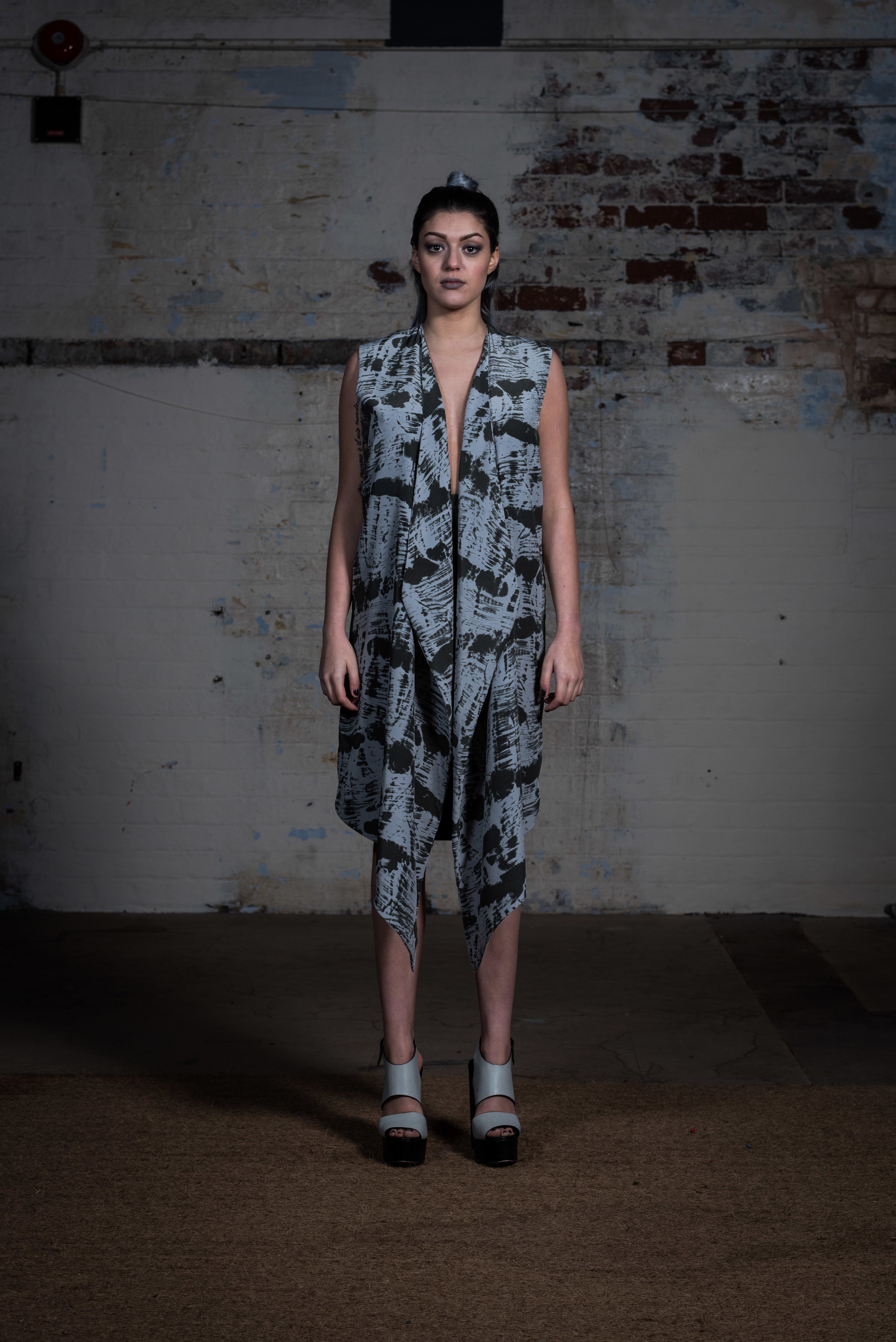 zaramia-ava-zaramiaava-leeds-fashion-designer-ethical-sustainable-kyo-print-jacket-dress-versatile-drape-skirt-grey-yuko-cowl-dress-styling-location-womenswear-models-photoshoot-9