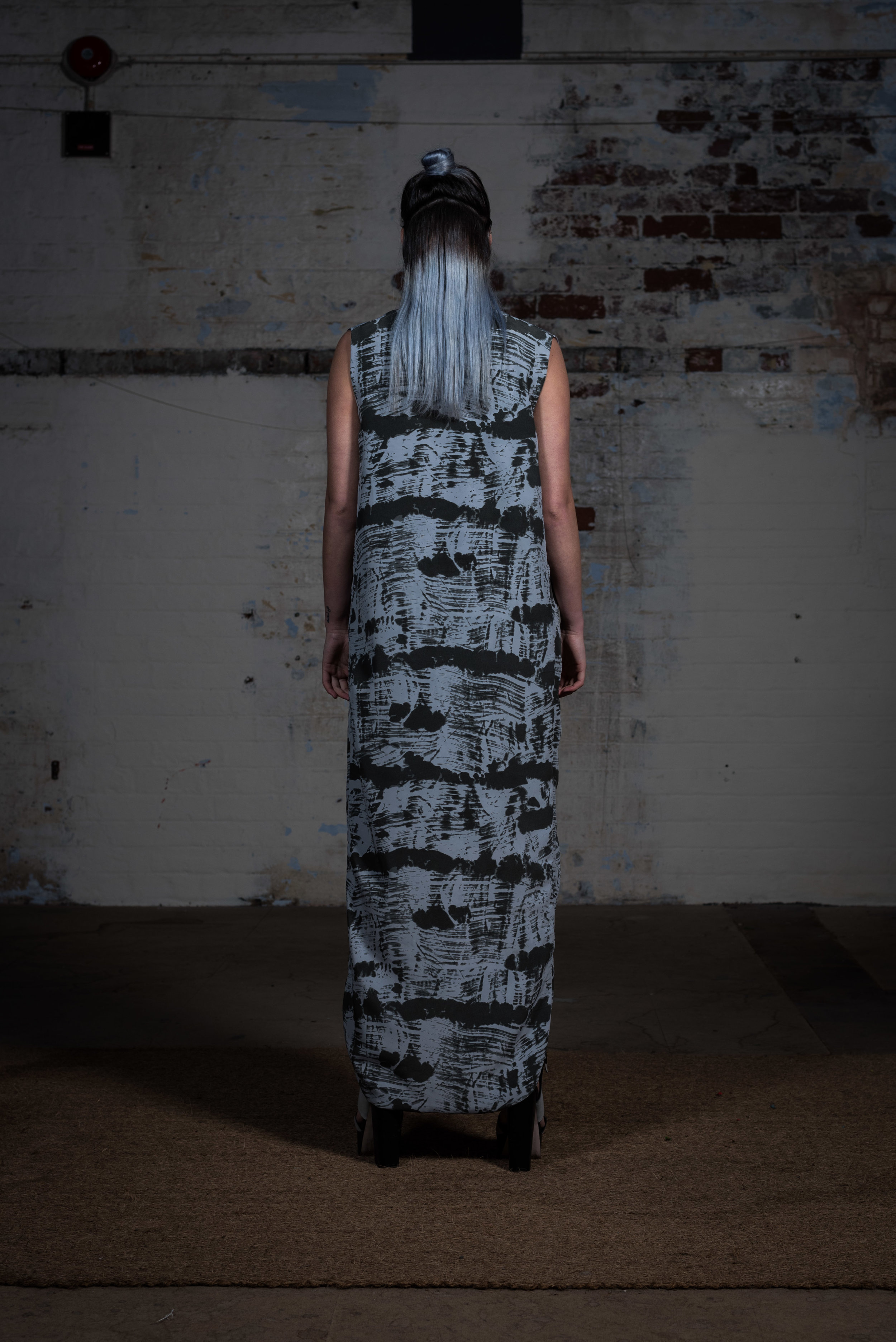 zaramia-ava-zaramiaava-leeds-fashion-designer-ethical-sustainable-sora-maxi-minimalist-print-dress-versatile-drape-skirt-grey-yuko-cowl-dress-styling-location-womenswear-models-photoshoot-18