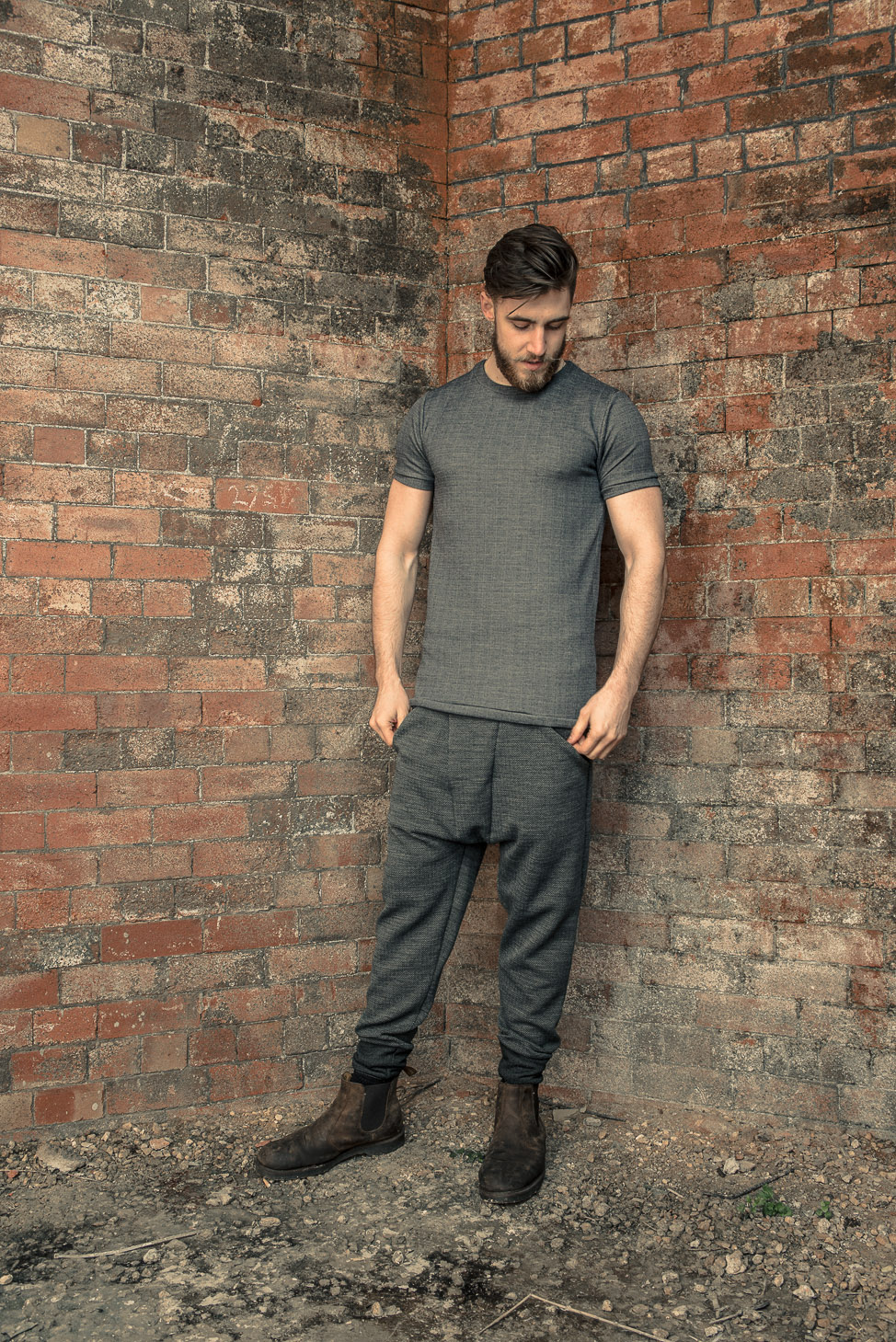 zaramia-ava-zaramiaava-leeds-fashion-designer-ethical-sustainable-tailored-minimalist-fitted-versatile-drape-koji-grey-tshirt-top-hareem-trousers-black-grey-texture-styling-menswear-model-20