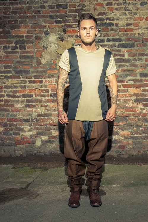 zaramia-ava-zaramiaava-leeds-fashion-designer-ethical-sustainable-tailored-minimalist-versatile-drape-taupe-black-tshirt-top-denim-trousers-brown-styling-menswear-model-photoshoot-4