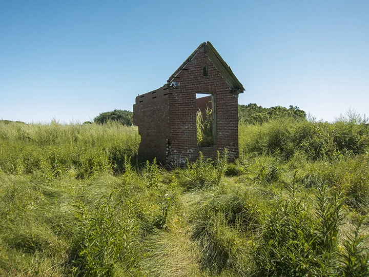 Lovell'e island ruin.jpg