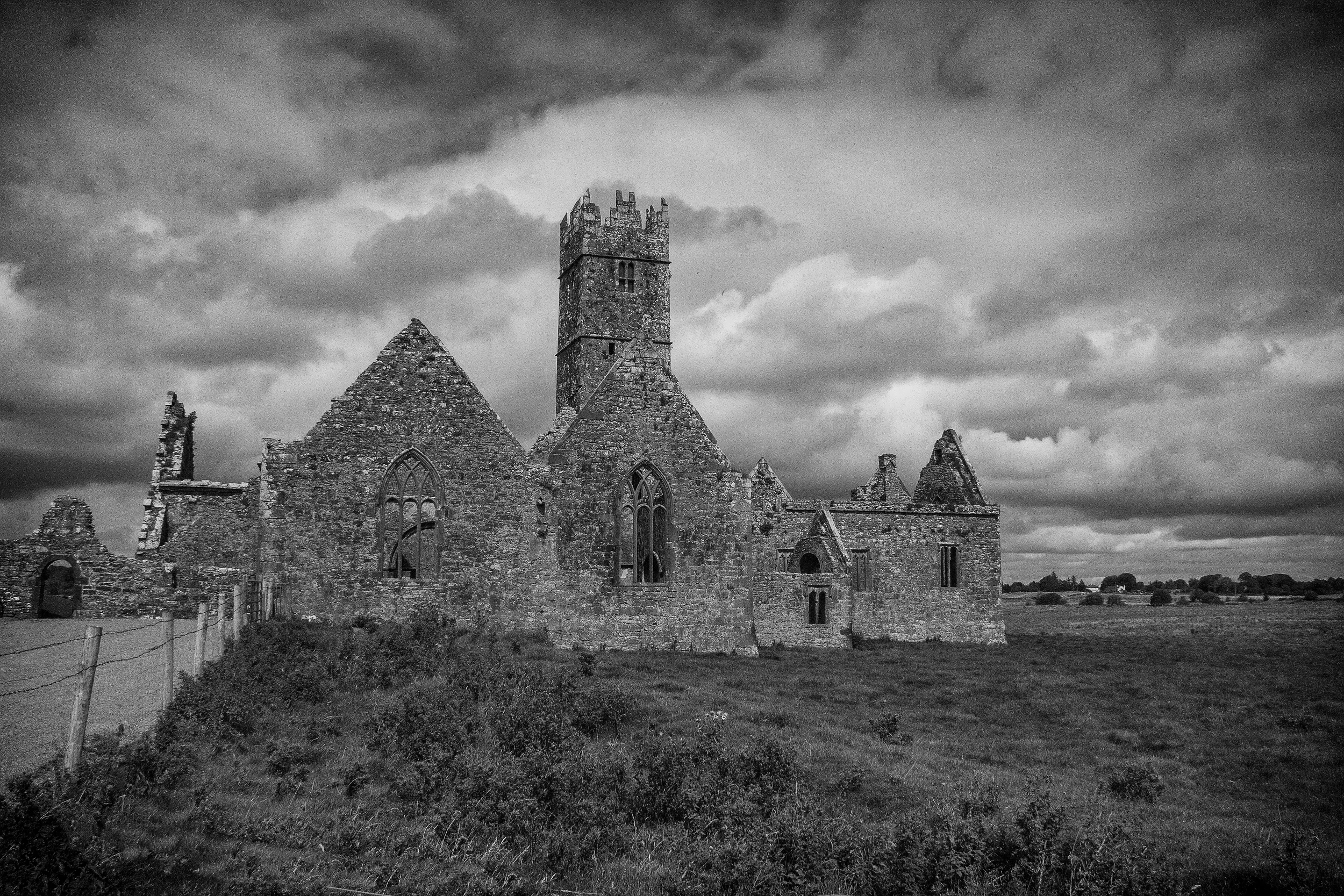 BW-ross-abbey.jpg