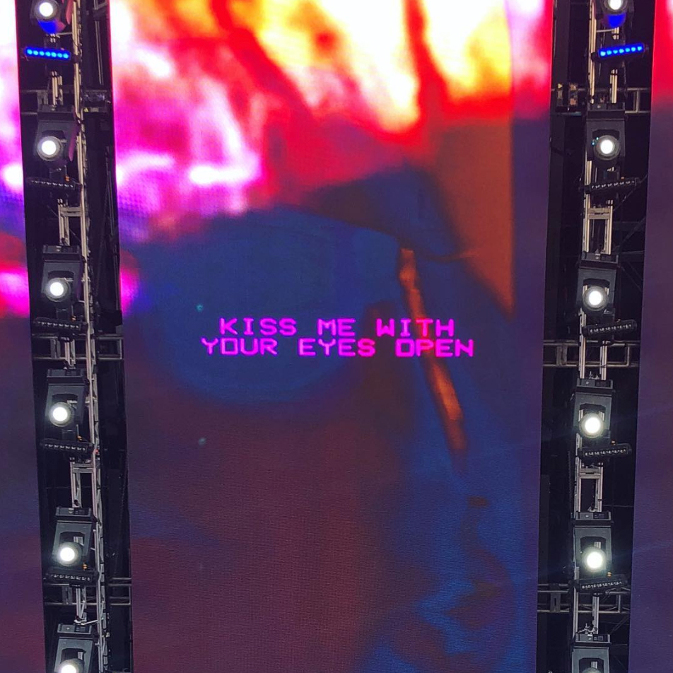 // A moment from Elohim's Coachella set, photo by Leah Perrino