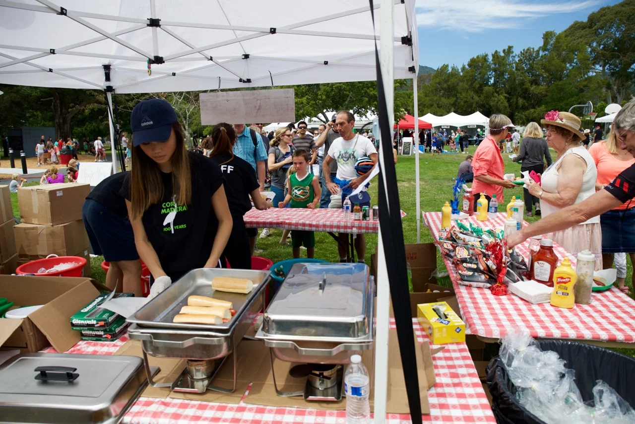 FREE HOT DOG LUNCHES TO THE FIRST 750 PEOPLE