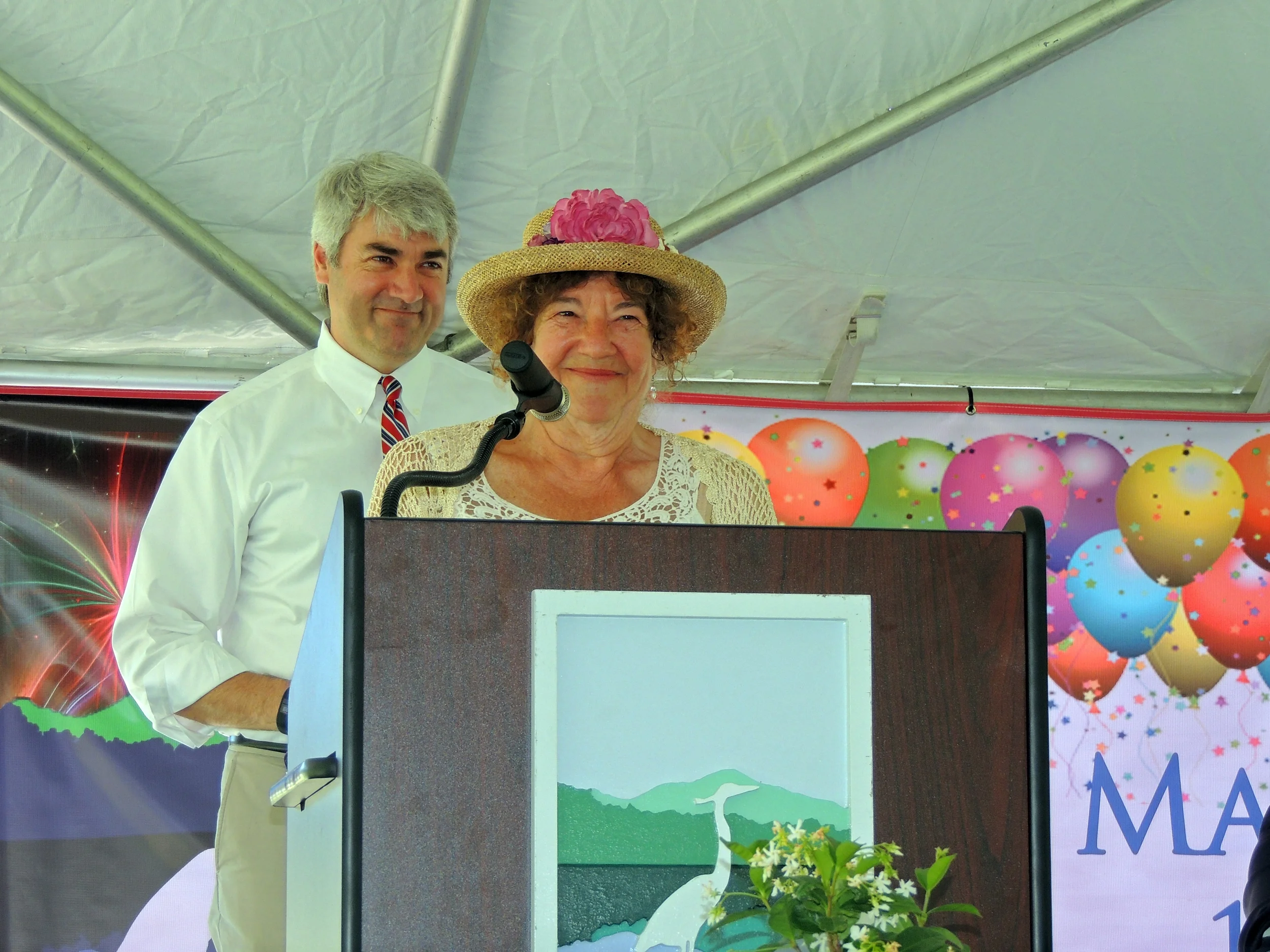 WEEKEND 100 CHAIR PATI STOLIAR INTRODUCING MAYOR SLOAN BAILEY