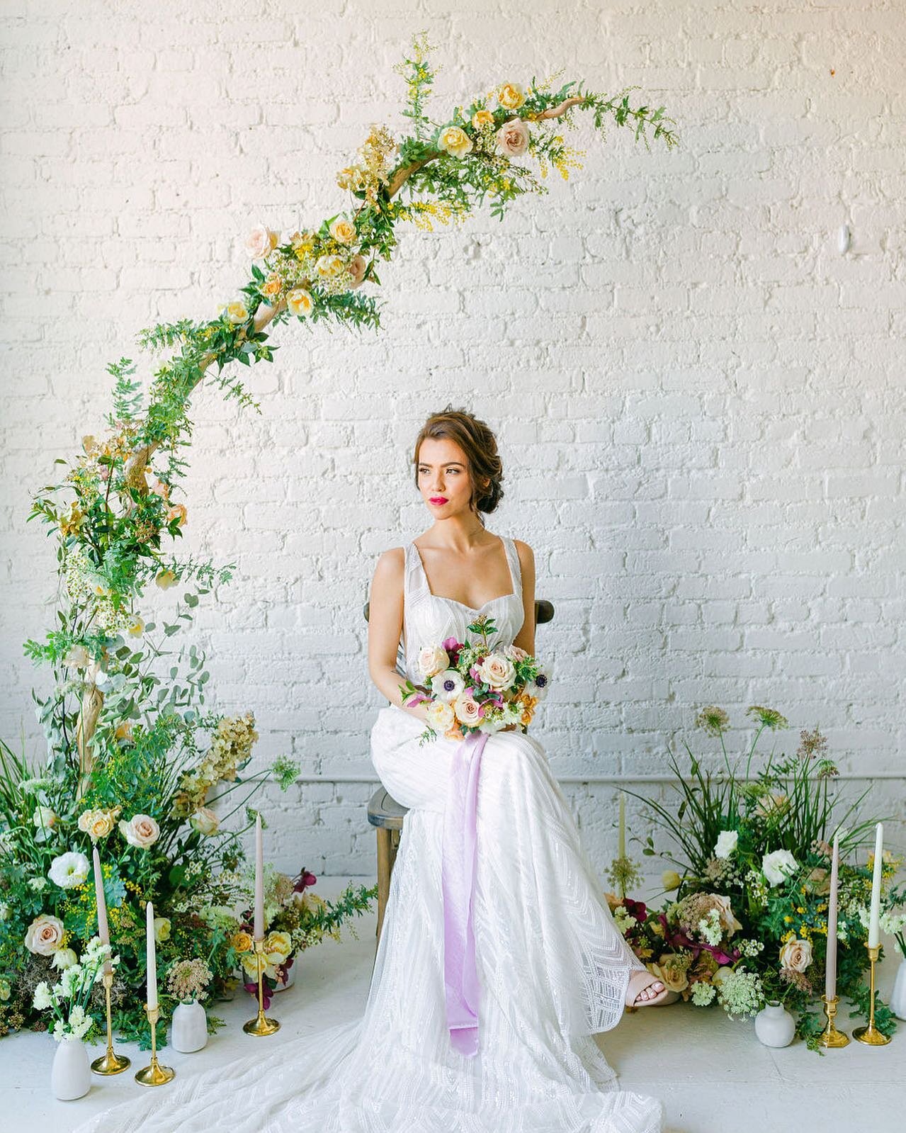 The suns out in Seattle. I highly recommend you get out if you can today- it feels like spring and it&rsquo;s delicious.
Photographer: @anyacaptures
Decor: @decorative_wedding
Florals: @shelbybondinbloom 
Rentals: @ustinovrentals 
Dress: @elitedressb