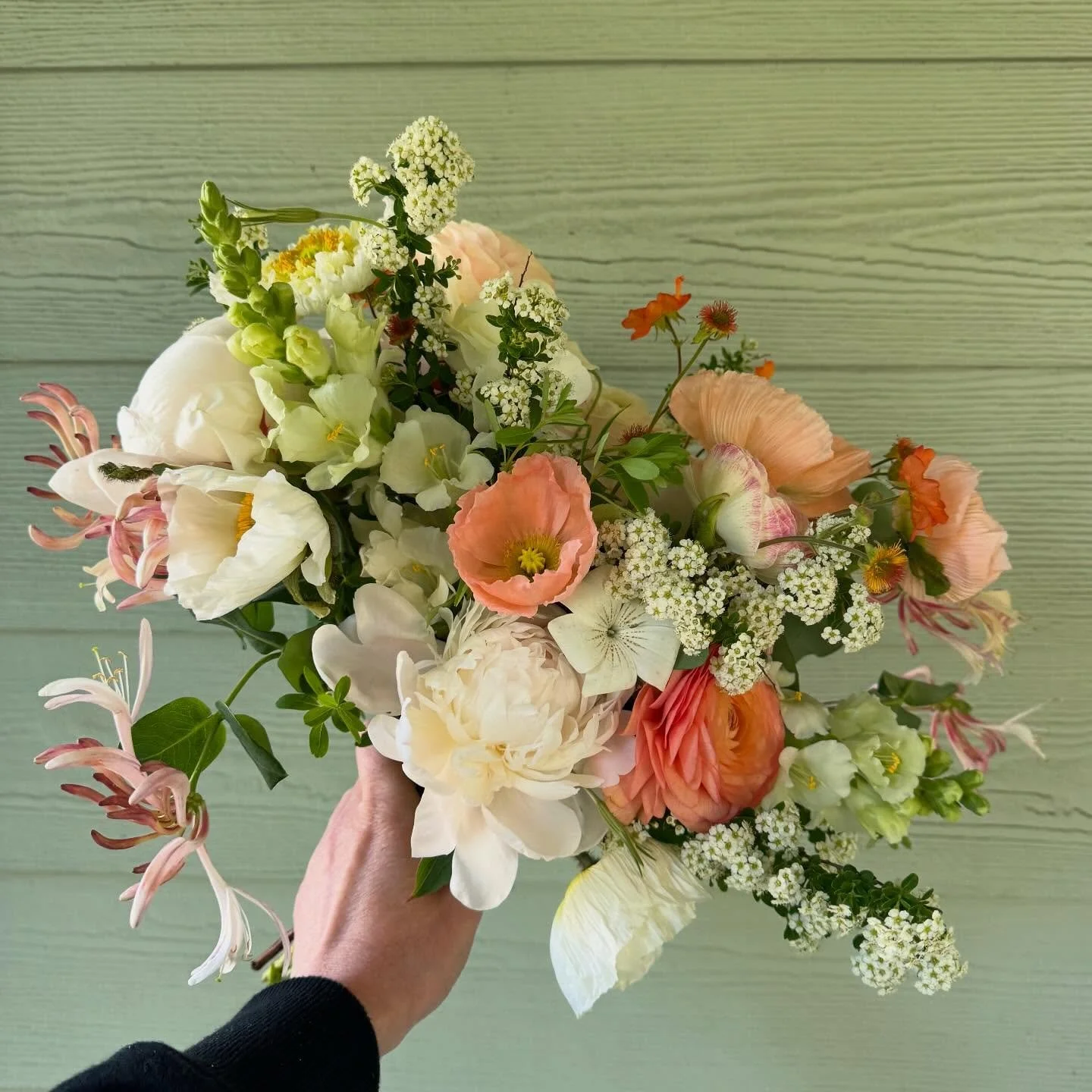 I love spring.

#seattleflorist #bridalbouquet #springwedding