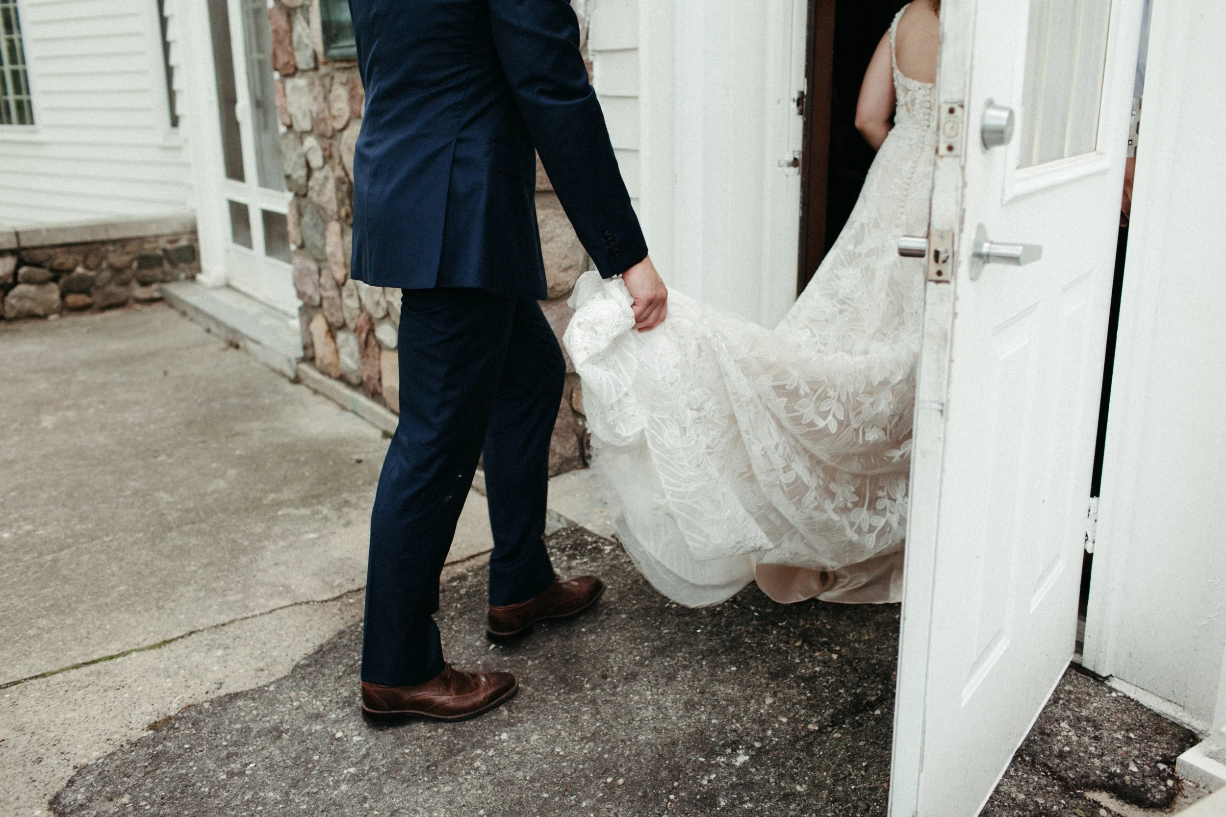 Ashleigh + Dan's Waldenwoods Resort Wedding