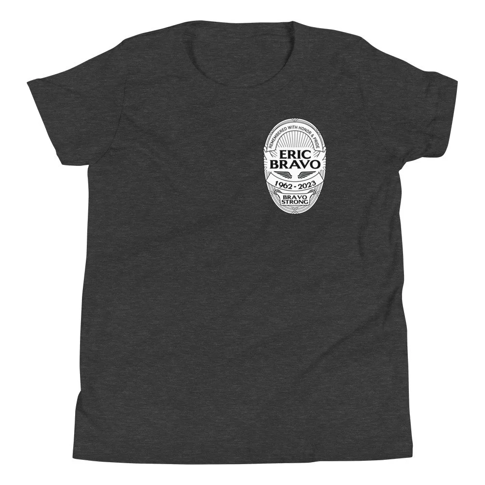 youth-staple-tee-dark-grey-heather-front-64cae7f9ac37b.jpg